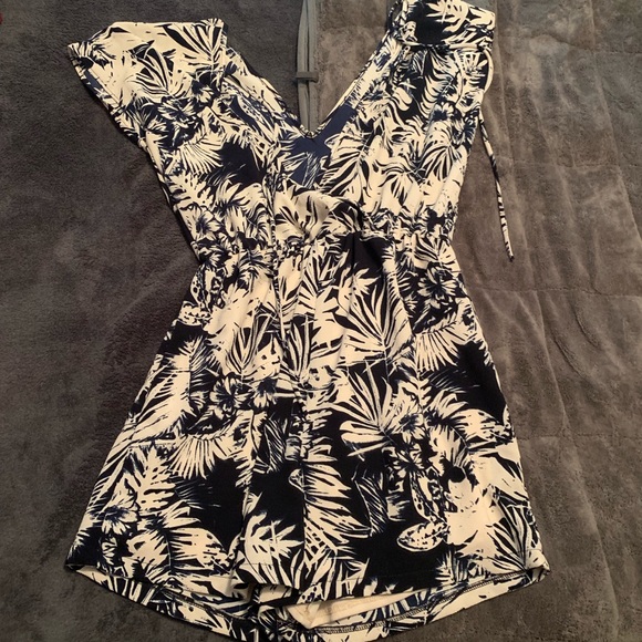 Romper - Picture 2 of 2